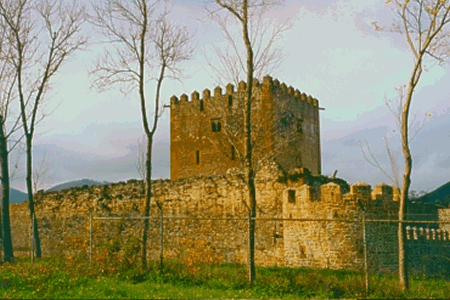 Torre de Salazar en Muñatones, Bizkaia