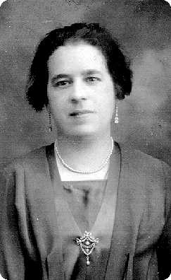María Faro de la Vega (fotografía tomada en Madrid, hacia 1927, cuando María tenía unos 43 años de edad).